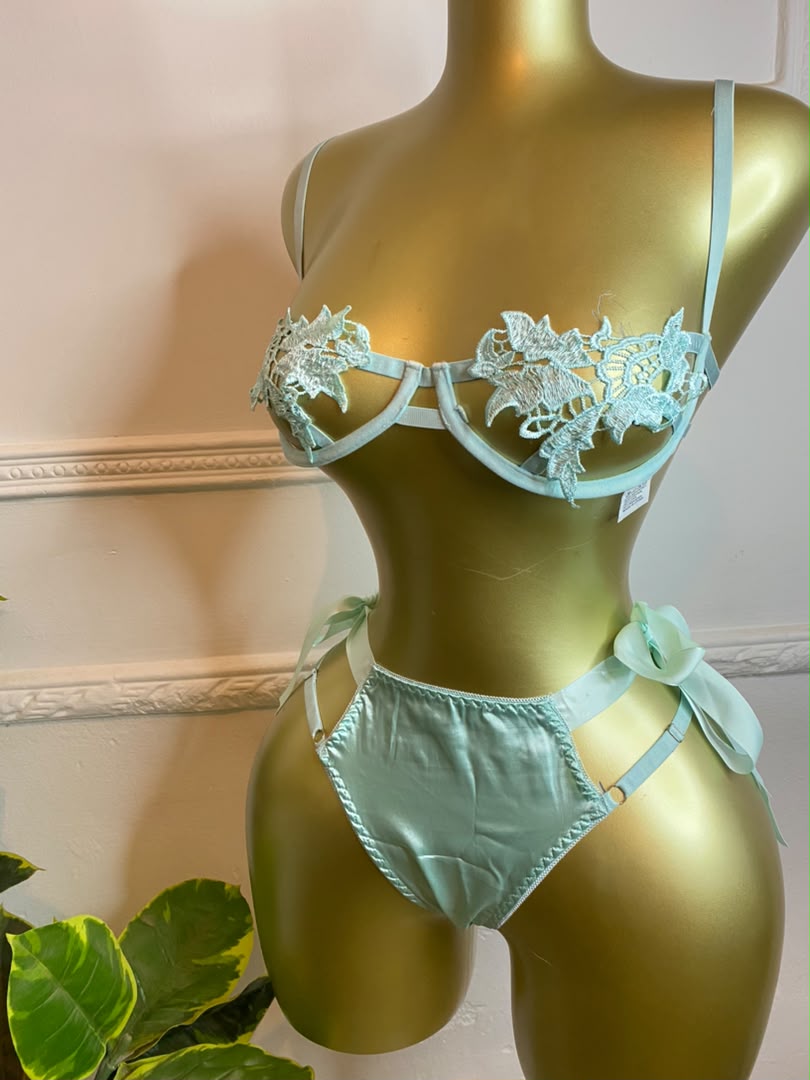 Ensemble body-string