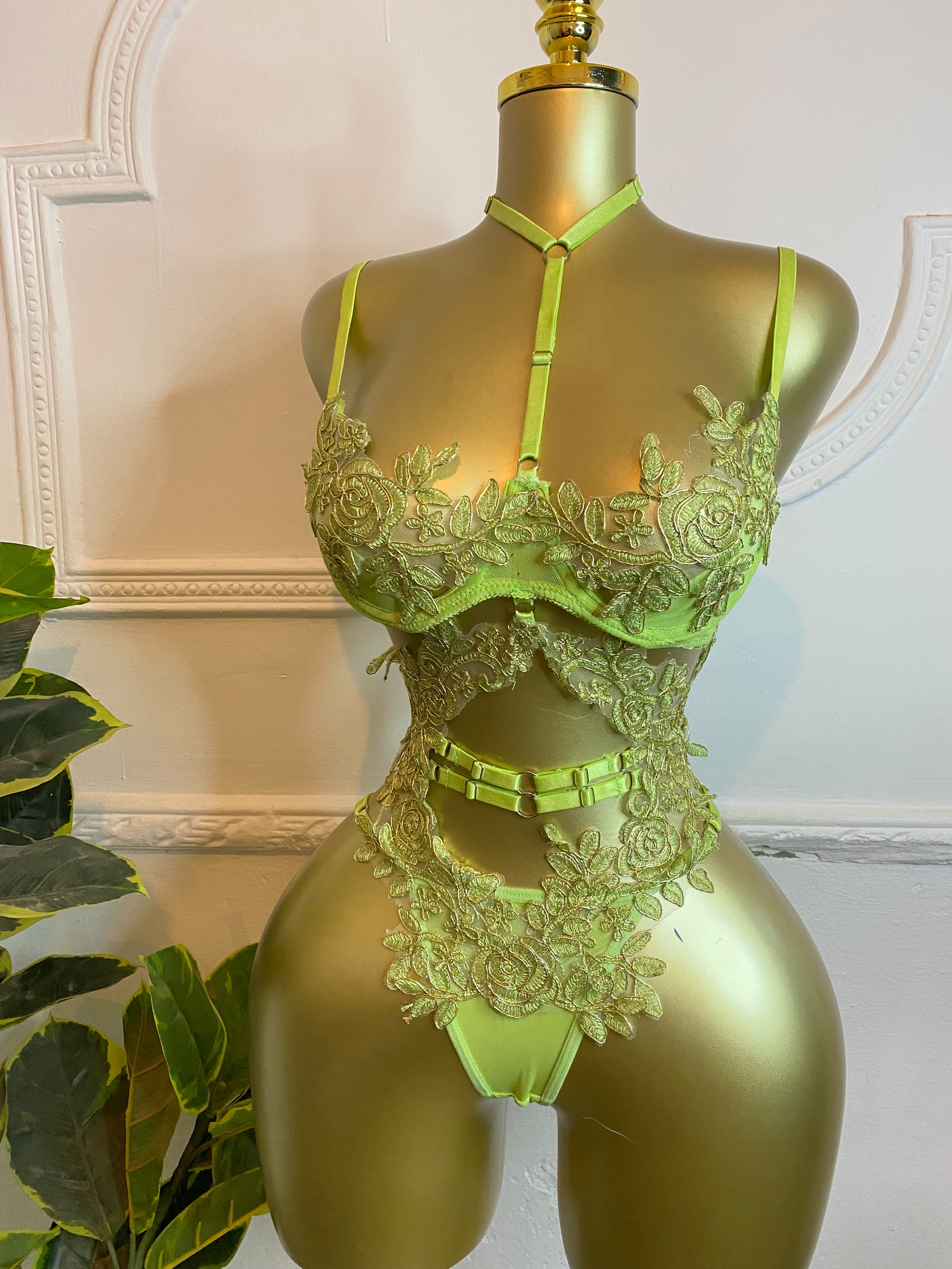 Ensemble body-culotte en dentelle