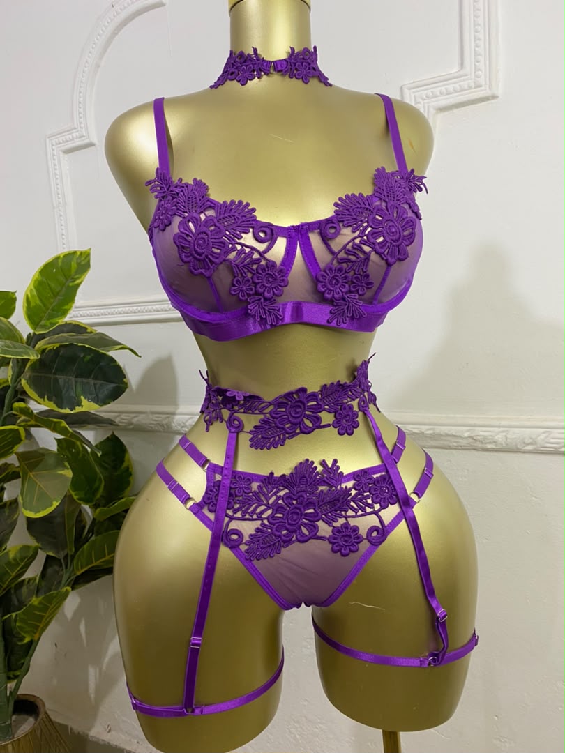 Lingerie avec jaretelles